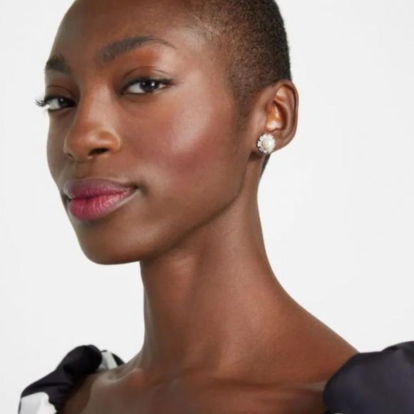 KATE SPADE • Sunny Halo Pearl Earrings - Picture 2 of 4